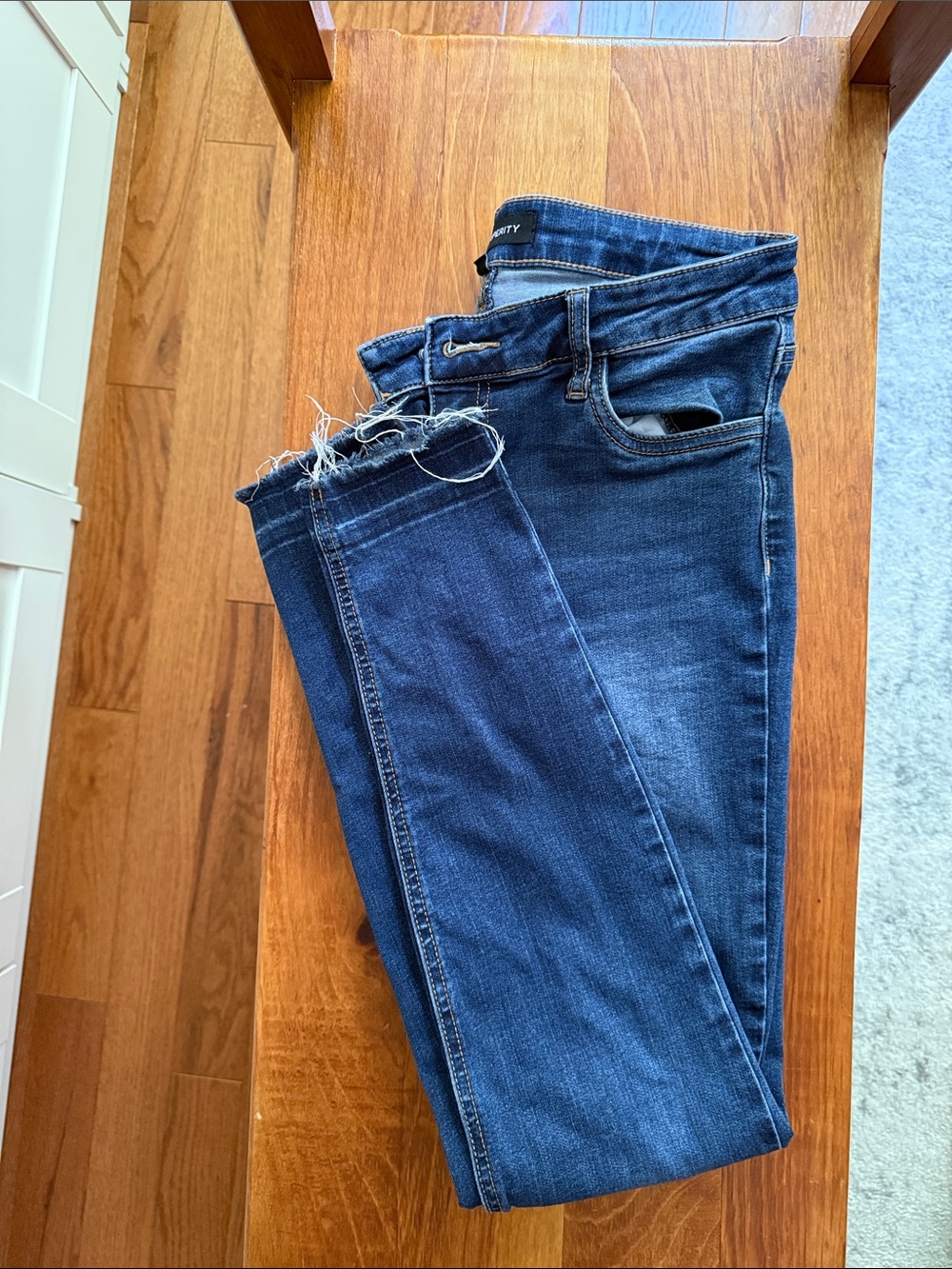Women's Dark Indigo Skinny Jeans with Raw Hem